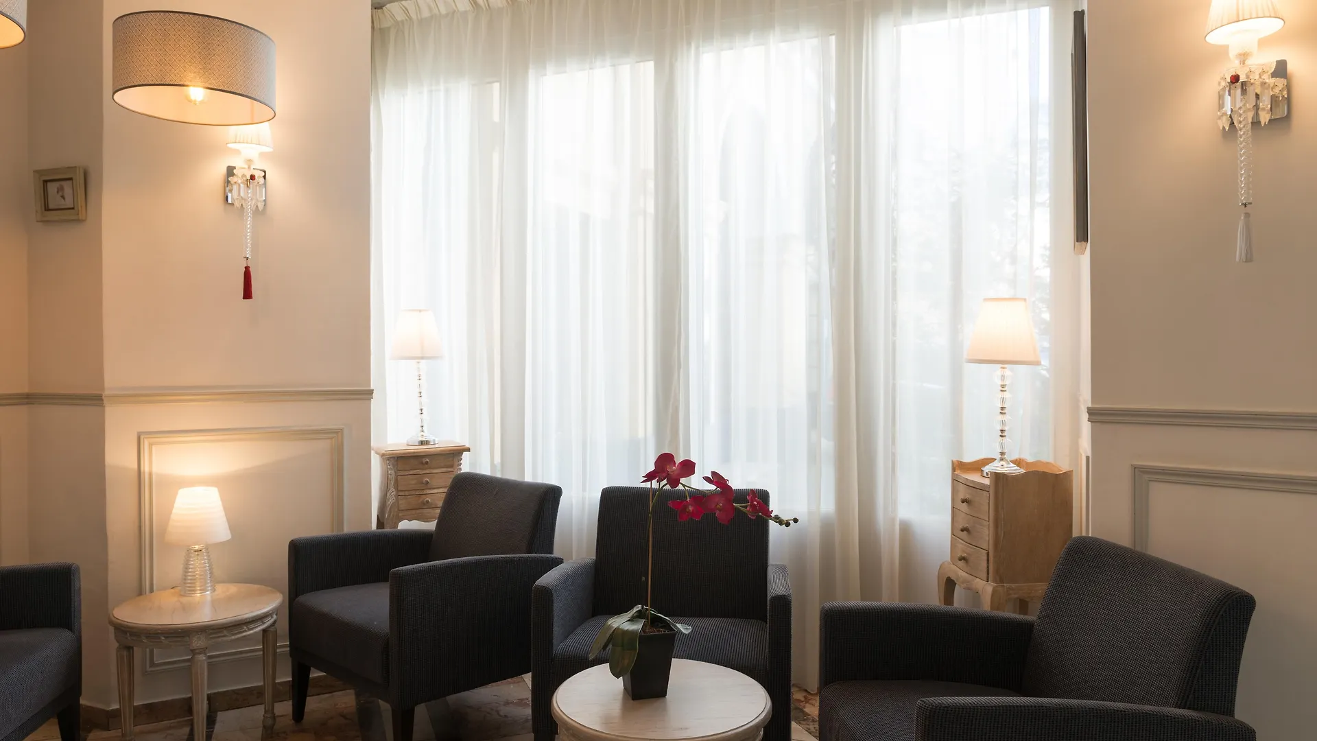 Hotel Aston